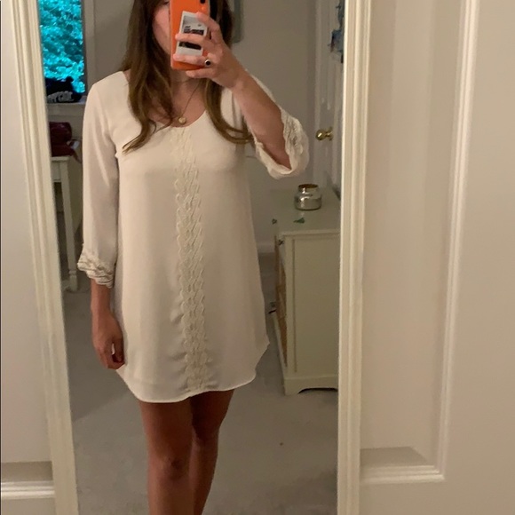 Cream long sleeve dress with lace accents - Picture 3 of 5